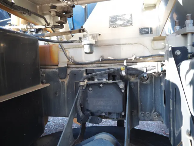 いすゞ ギガ QKG-CXZ77AT(6x4)の写真35