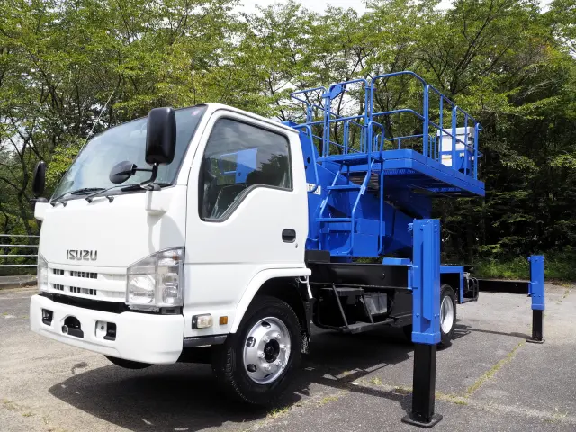 いすゞ エルフ SKG-NKR85YN(2WD)の写真1