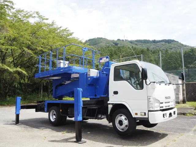 いすゞ エルフ SKG-NKR85YN(2WD)の写真7