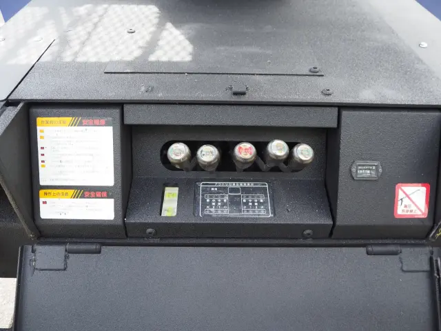 いすゞ エルフ SKG-NKR85YN(2WD)の写真26