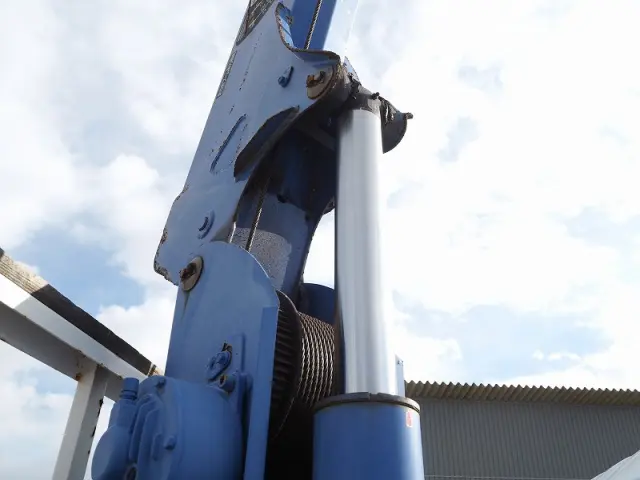 いすゞ エルフ TKG-NMR85AR(2WD)の写真11