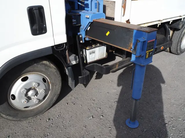 いすゞ エルフ TKG-NMR85AR(2WD)の写真13