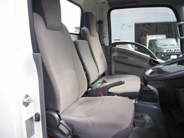 いすゞ エルフ TKG-NMR85AR(2WD)の写真40