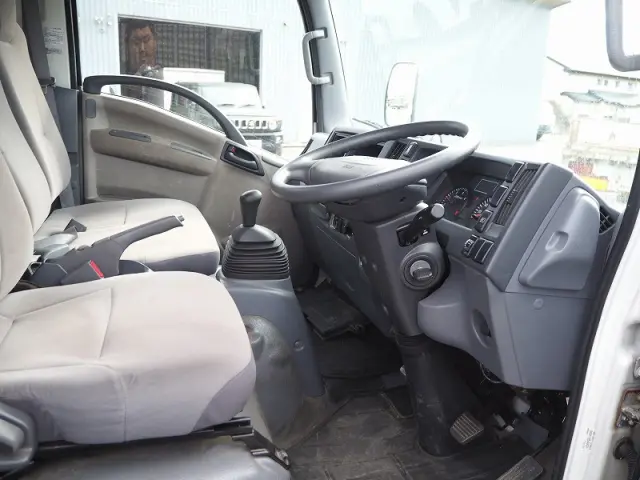 いすゞ エルフ TKG-NMR85AR(2WD)の写真42
