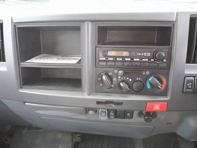 いすゞ エルフ TKG-NMR85AR(2WD)の写真44