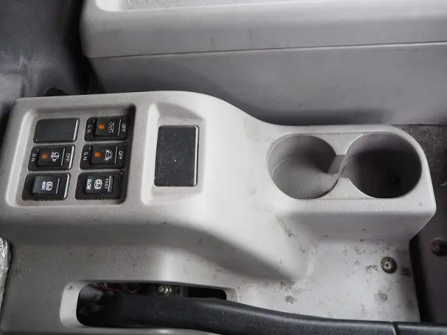 UD コンドル TKG-MK38C(2WD)の写真49