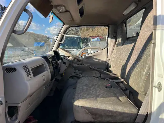 日野 デュトロ KK-XZU302X(2WD)の写真41