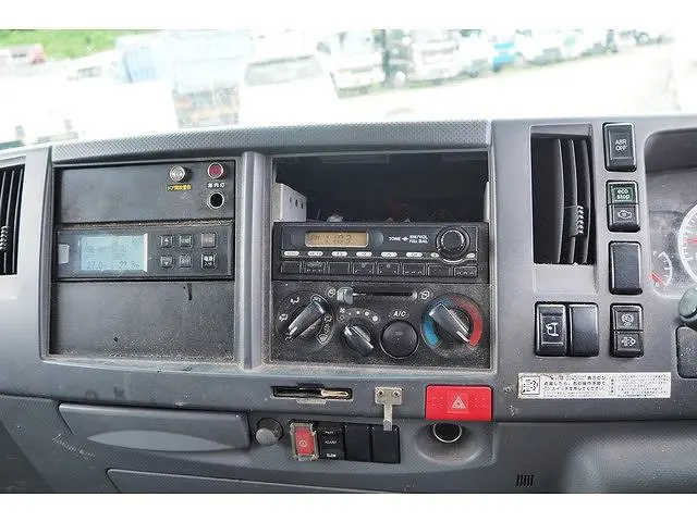 いすゞ エルフ TQG-NPR85AN(2WD)の写真41