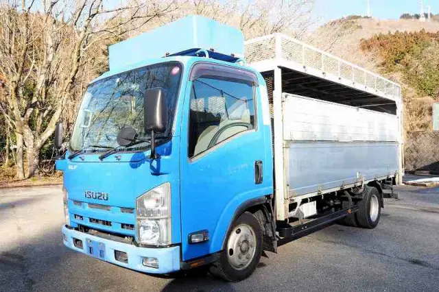 いすゞ エルフ TKG-NLR85AR(2WD)の写真1