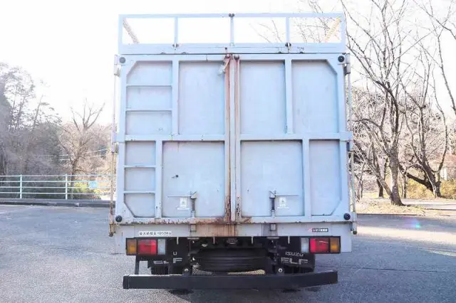 いすゞ エルフ TKG-NLR85AR(2WD)の写真4