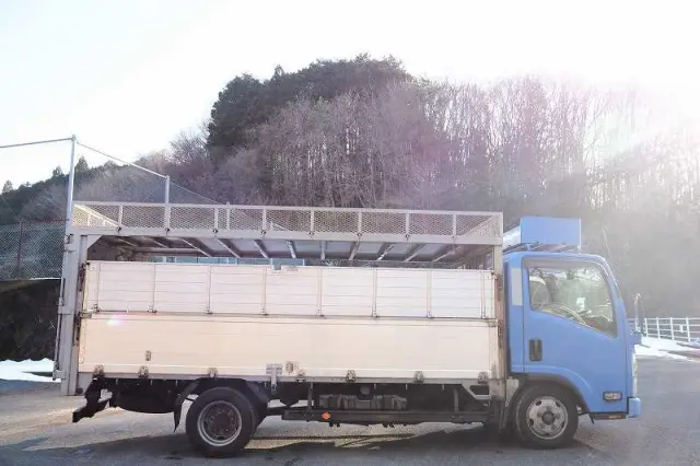 いすゞ エルフ TKG-NLR85AR(2WD)の写真6