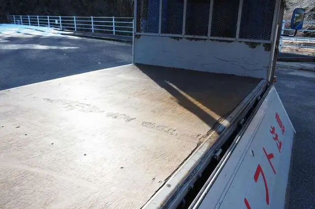 いすゞ エルフ TKG-NLR85AR(2WD)の写真11