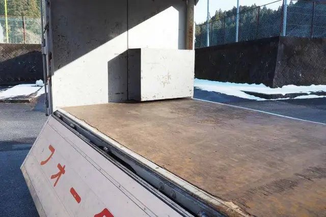 いすゞ エルフ TKG-NLR85AR(2WD)の写真12