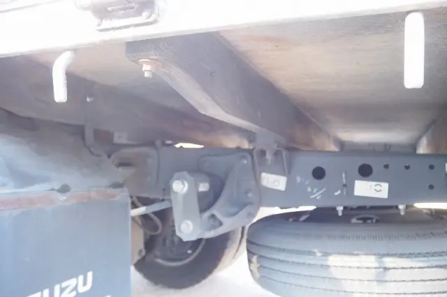 いすゞ エルフ TKG-NLR85AR(2WD)の写真24