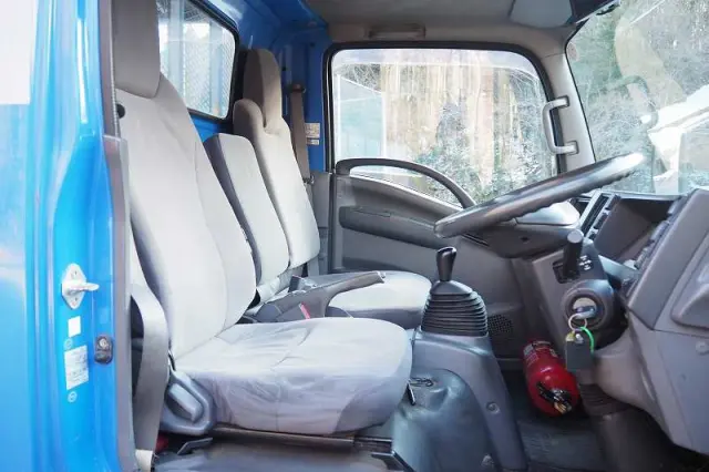 いすゞ エルフ TKG-NLR85AR(2WD)の写真45