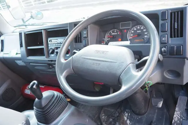 いすゞ エルフ TKG-NLR85AR(2WD)の写真46