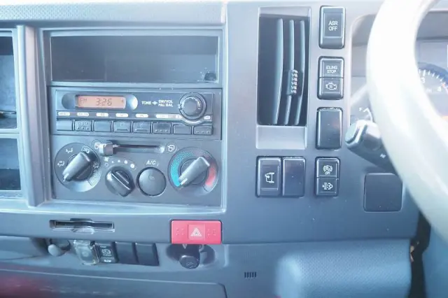 いすゞ エルフ TKG-NLR85AR(2WD)の写真47