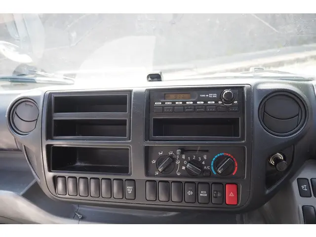 日野 デュトロ TDG-XZU710M(2WD)の写真49