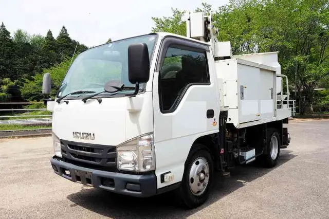 いすゞ エルフ TPG-NKR85AN(2WD)の写真1