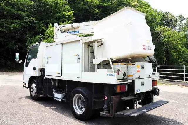 いすゞ エルフ TPG-NKR85AN(2WD)の写真3