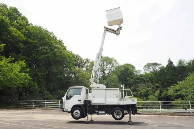 いすゞ エルフ TPG-NKR85AN(2WD)の写真10