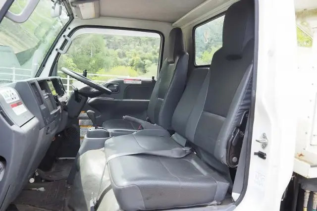 いすゞ エルフ TPG-NKR85AN(2WD)の写真47