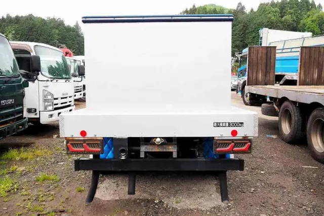 いすゞ エルフ BKG-NMR85AN(2WD)の写真3