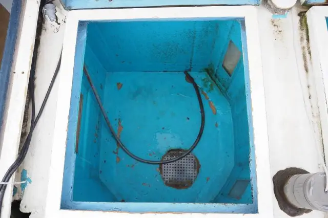 いすゞ エルフ BKG-NMR85AN(2WD)の写真9