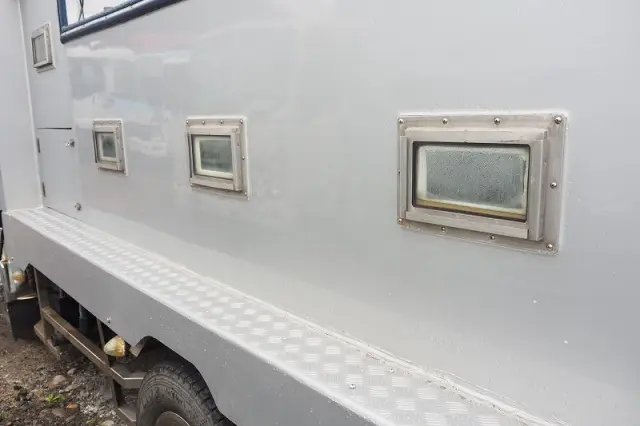 いすゞ エルフ BKG-NMR85AN(2WD)の写真19