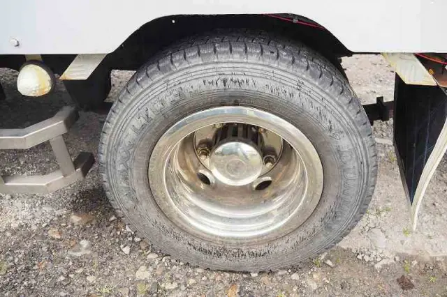 いすゞ エルフ BKG-NMR85AN(2WD)の写真28