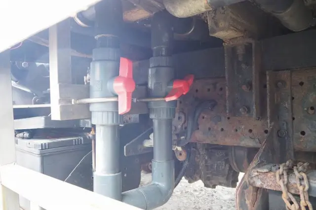 いすゞ エルフ BKG-NMR85AN(2WD)の写真33