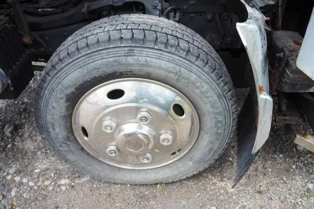 いすゞ エルフ BKG-NMR85AN(2WD)の写真34