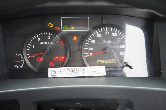 いすゞ エルフ BKG-NMR85AN(2WD)の写真50