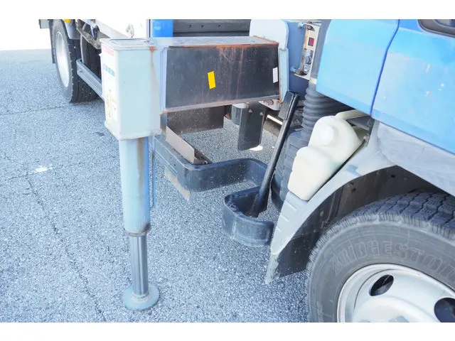 三菱 キャンター PDG-FE83DY(2WD)の写真9