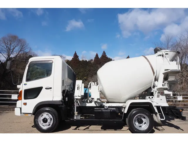 日野 レンジャー BDG-FC7JCWA(2WD)の写真2