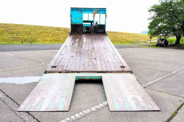 UD コンドル PK-PW37A(6x4)の写真4