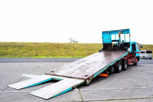 UD コンドル PK-PW37A(6x4)の写真5