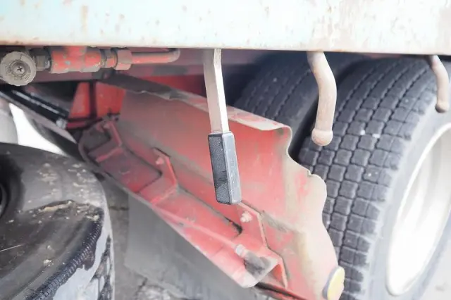 UD コンドル PK-PW37A(6x4)の写真40