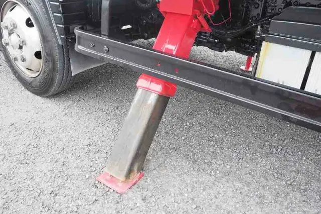 三菱 キャンター SKG-FEB80(2WD)の写真18