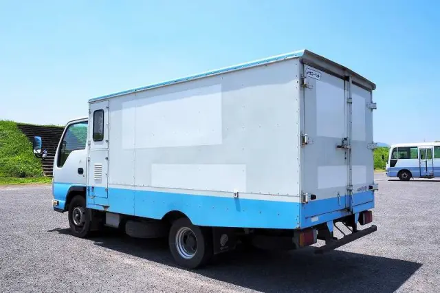 いすゞ エルフ BKG-NHR85AN(2WD)の写真3