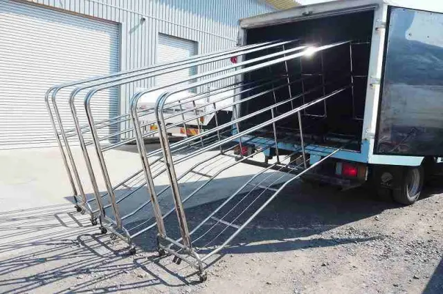 いすゞ エルフ BKG-NHR85AN(2WD)の写真10