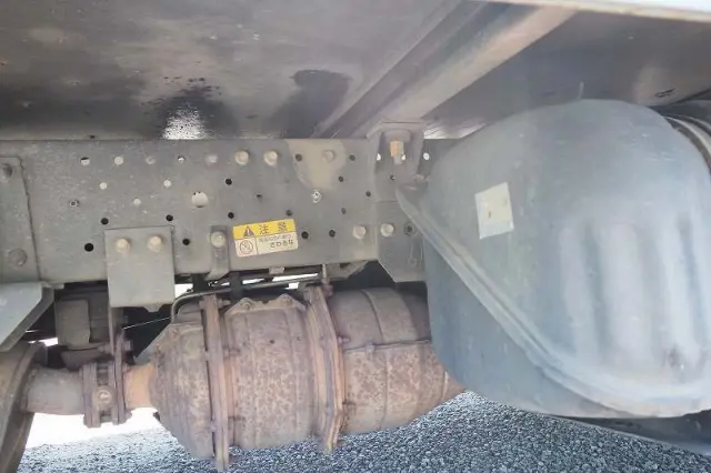 いすゞ エルフ BKG-NHR85AN(2WD)の写真18