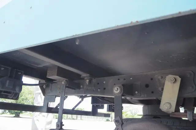 いすゞ エルフ BKG-NHR85AN(2WD)の写真20