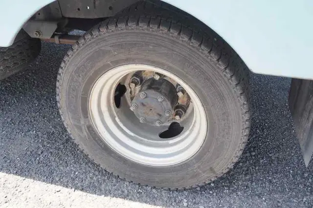 いすゞ エルフ BKG-NHR85AN(2WD)の写真23