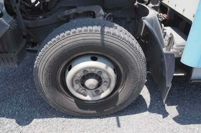 いすゞ エルフ BKG-NHR85AN(2WD)の写真27