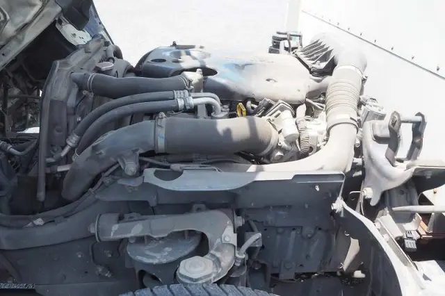 いすゞ エルフ BKG-NHR85AN(2WD)の写真28