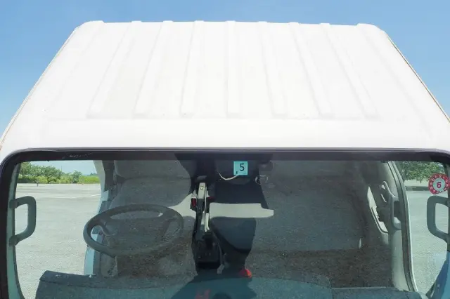 いすゞ エルフ BKG-NHR85AN(2WD)の写真31