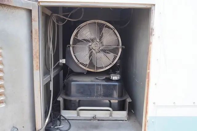 いすゞ エルフ BKG-NHR85AN(2WD)の写真42