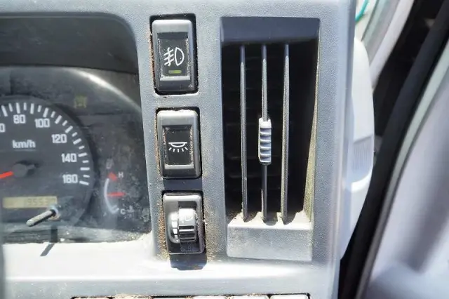 いすゞ エルフ BKG-NHR85AN(2WD)の写真48