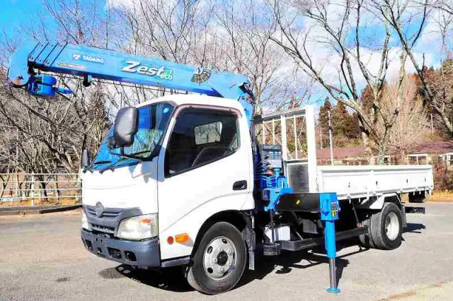 日野 デュトロ SKG-XZU650M(2WD)の写真1